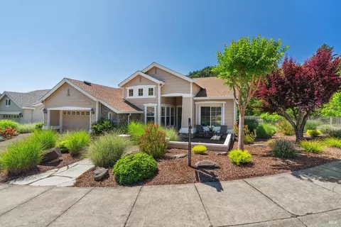 429 Sonoma Dr, Cloverdale, CA 95425 photo 2