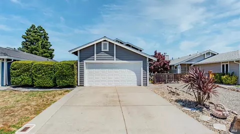 797 Sage Dr, Vacaville, CA 95687