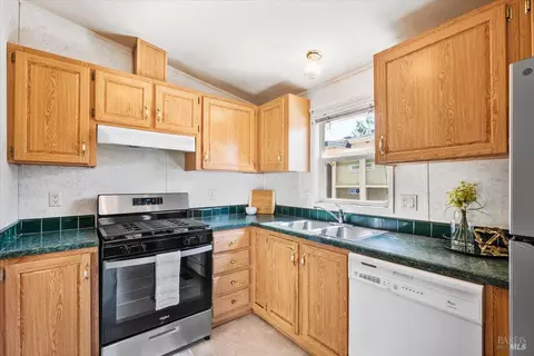 3309 Santa Rosa Ave #17, Santa Rosa, CA 95407