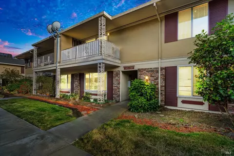 300 Stony Point Rd #138, Santa Rosa, CA 95401