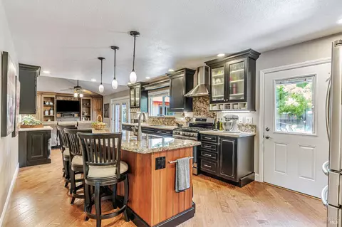 Kitchen - 6139 Lockwood Dr, Windsor, CA 95492 photo 5 of 5