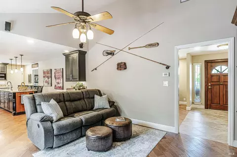 Entry Way - 6139 Lockwood Dr, Windsor, CA 95492 photo 1 of 1