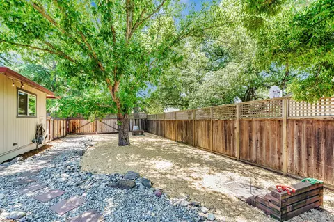 Exterior - 6139 Lockwood Dr, Windsor, CA 95492 photo 35 of 46