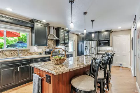 Kitchen - 6139 Lockwood Dr, Windsor, CA 95492 photo 3 of 5