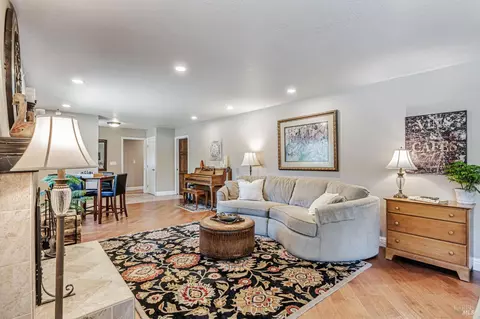 Living - 6139 Lockwood Dr, Windsor, CA 95492 photo 3 of 3