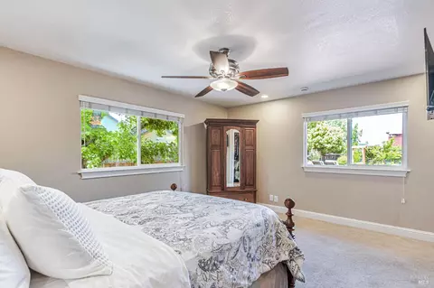 Bedroom - 6139 Lockwood Dr, Windsor, CA 95492 photo 2 of 6