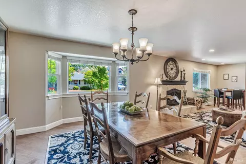 Dining - 6139 Lockwood Dr, Windsor, CA 95492 photo 3 of 3