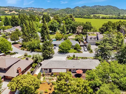 View/Area - 6139 Lockwood Dr, Windsor, CA 95492 photo 5 of 6