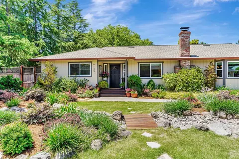 Exterior - 6139 Lockwood Dr, Windsor, CA 95492 photo 4 of 46