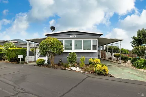 138 Coachman Ln #138, Santa Rosa, CA 95407