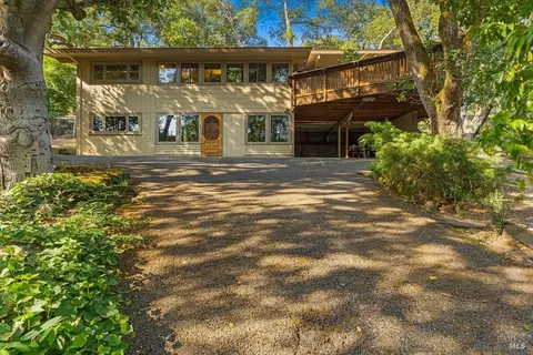 2137 Hyland Ct, Santa Rosa, CA 95404
