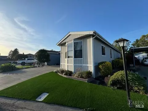 1566 Crown Rd, Petaluma, CA 94954 photo 2