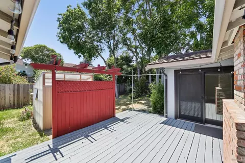 Exterior - 888 Greenway Dr, Martinez, CA 94553 photo 7 of 10