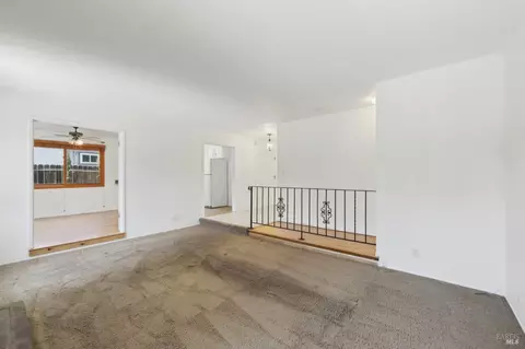 Living - 888 Greenway Dr, Martinez, CA 94553 photo 2 of 4