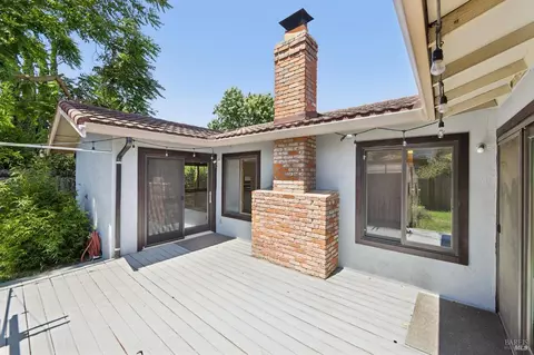 Exterior - 888 Greenway Dr, Martinez, CA 94553 photo 8 of 10