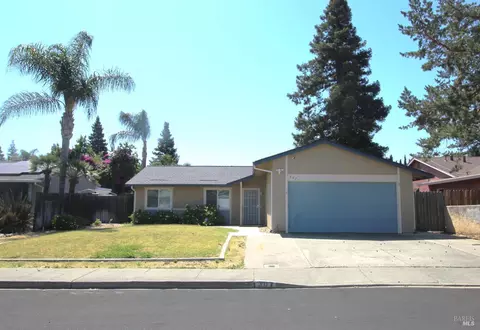 307 Ponderosa Dr, Vacaville, CA 95687
