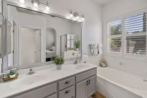 Bath - 1024 Feather River Ct, Vacaville, CA 95688 photo 1 of 4