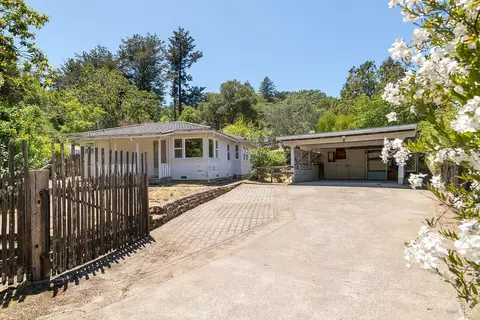 8 Crescent Ct, Woodacre, CA 94973