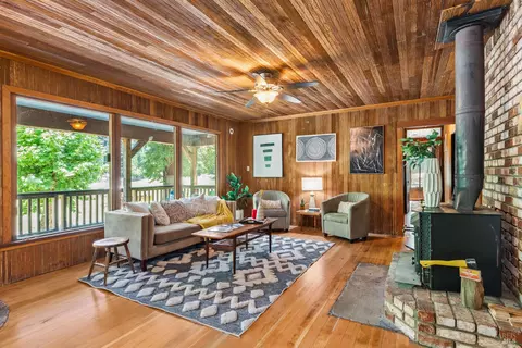 10520 Hwy 116, Forestville, CA 95436