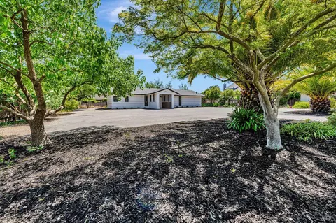 459 W Macarthur St, Sonoma, CA 95476
