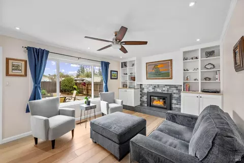 Living - 3524 Cascade St, Napa, CA 94558 photo 3 of 6