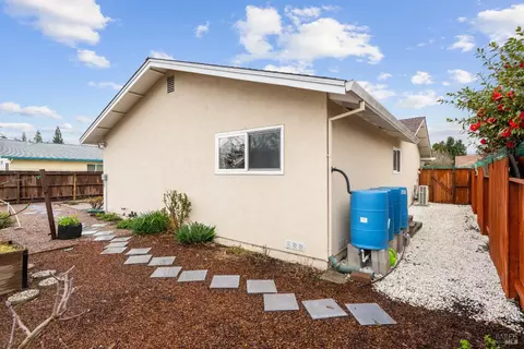 Exterior - 3524 Cascade St, Napa, CA 94558 photo 14 of 18
