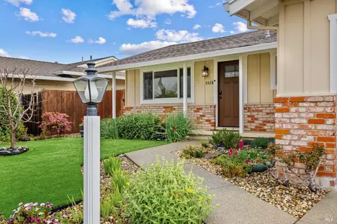 Exterior - 3524 Cascade St, Napa, CA 94558 photo 5 of 18