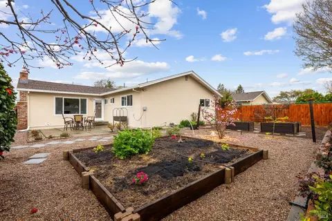 Exterior - 3524 Cascade St, Napa, CA 94558 photo 10 of 18