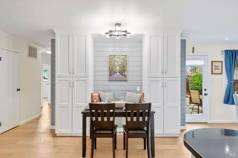 Dining - 3524 Cascade St, Napa, CA 94558 photo 5 of 7