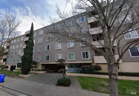 330 Vernon St #201, Oakland, CA 94610