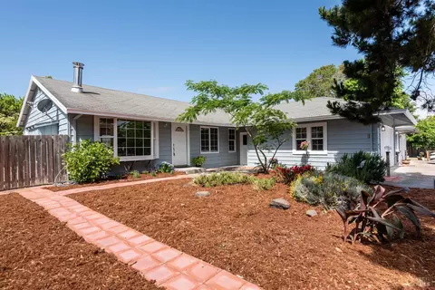 8403 Lancaster Dr, Rohnert Park, CA 94928