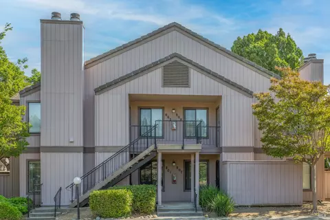 1801 Marshall Rd #808, Vacaville, CA 95687