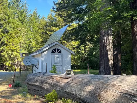 29530 Ten Mile Cut Off Rd, Gualala, CA 95445
