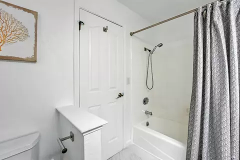 Bath - 8704 Cypress Ave, Cotati, CA 94931 photo 3 of 7