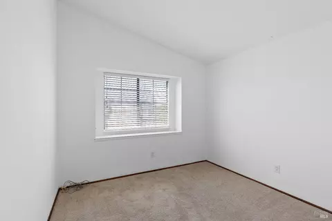Bedroom - 124 Nalisty Dr, Vallejo, CA 94590 photo 5 of 6