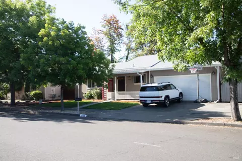 1750 Bancroft Dr, Santa Rosa, CA 95401