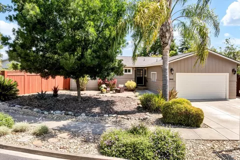3042 Donna Dr, Napa, CA 94558