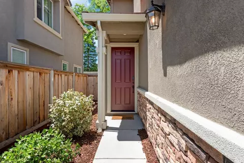 Entry Way - 866 Fruit Stand Cir, Vacaville, CA 95688 photo 1 of 4