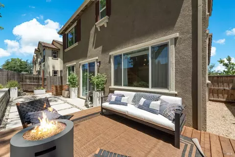 Exterior - 866 Fruit Stand Cir, Vacaville, CA 95688 photo 6 of 11