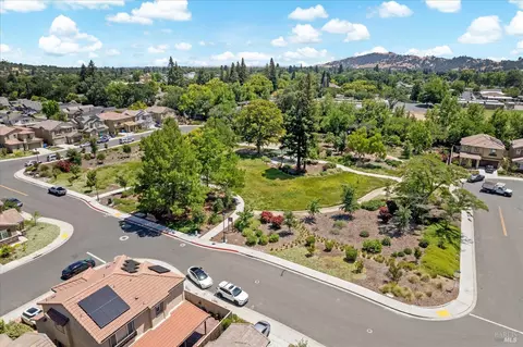 View/Area - 866 Fruit Stand Cir, Vacaville, CA 95688 photo 4 of 5