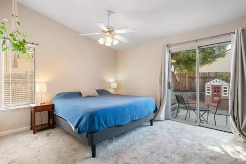 Bedroom - 1735 Marenda Dr, Dixon, CA 95620 photo 3 of 4