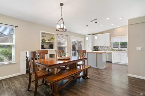 Dining - 1735 Marenda Dr, Dixon, CA 95620 photo 2 of 3
