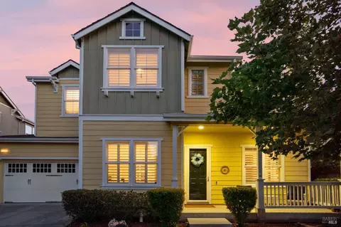 1727 Calle Ranchero Dr, Petaluma, CA 94954