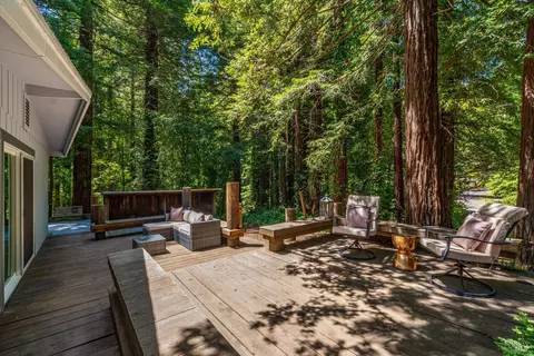 1 Springhill Dr, Cazadero, CA 95421