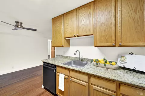 652 Arcadia Dr, Vacaville, CA 95687 photo 18