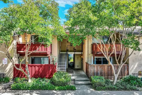 652 Arcadia Dr, Vacaville, CA 95687 photo 3