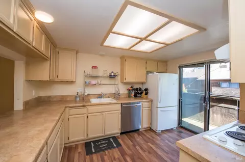 Kitchen - 1 Liberty Ln, Petaluma, CA 94952 photo 3 of 4