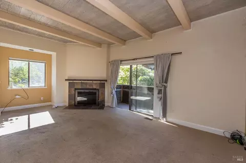 Living - 1 Liberty Ln, Petaluma, CA 94952 photo 2 of 5