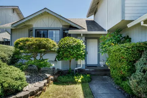 5640 Corbett Cir, Santa Rosa, CA 95403