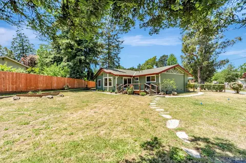 5201 Hutchinson Rd, Sebastopol, CA 95472